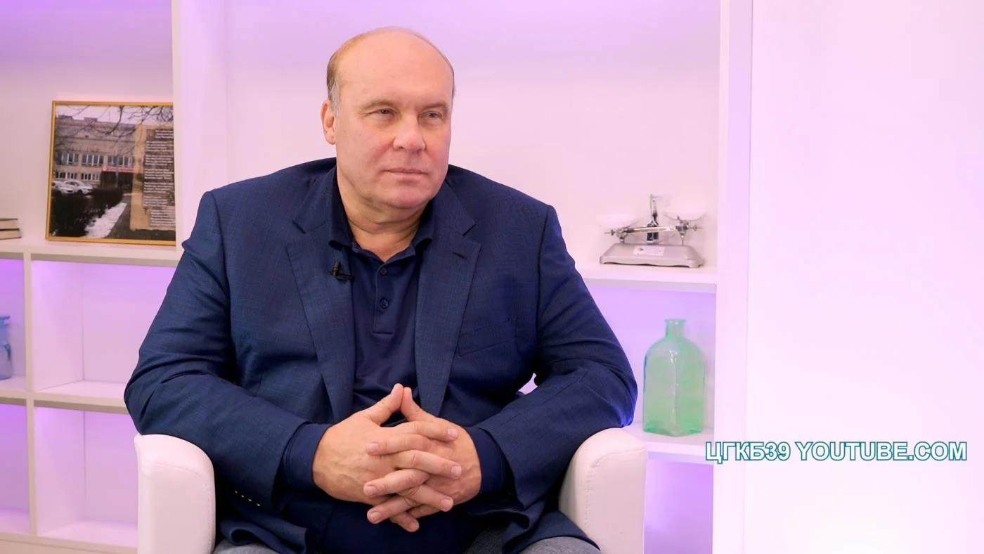 Новый выпуск интервью "О здоровье. Диалоги на Летней". В студии депутат Государственной Думы России Андрей Колесник