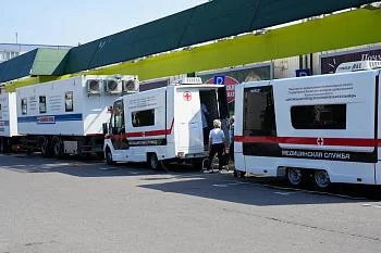 Более трехсот жителей Московского района прошли комплексное обследование в передвижном медицинском комплексе